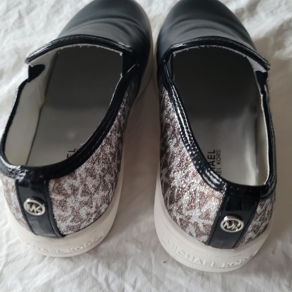 Michael Kors Kids  Black and White Slip-On Sneakers Size2 - Picture 3 of 5
